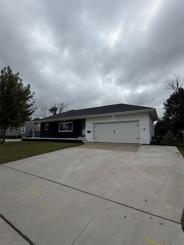 1133 35th Street NE Cedar Rapids IA 52402