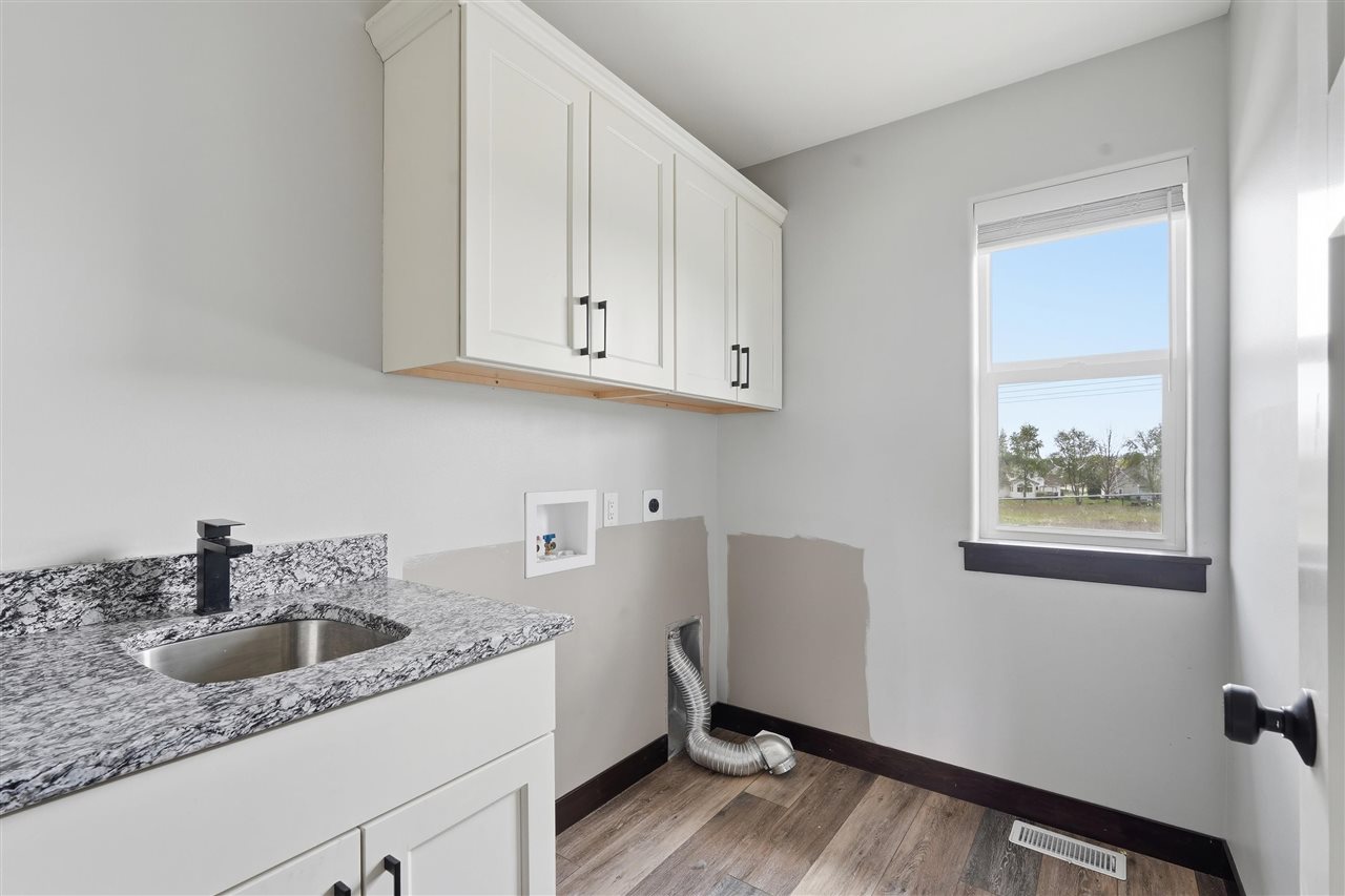 903 Carl Court Solon IA 52333