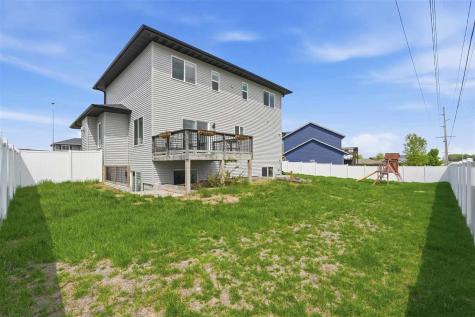 903 Carl Court Solon IA 52333