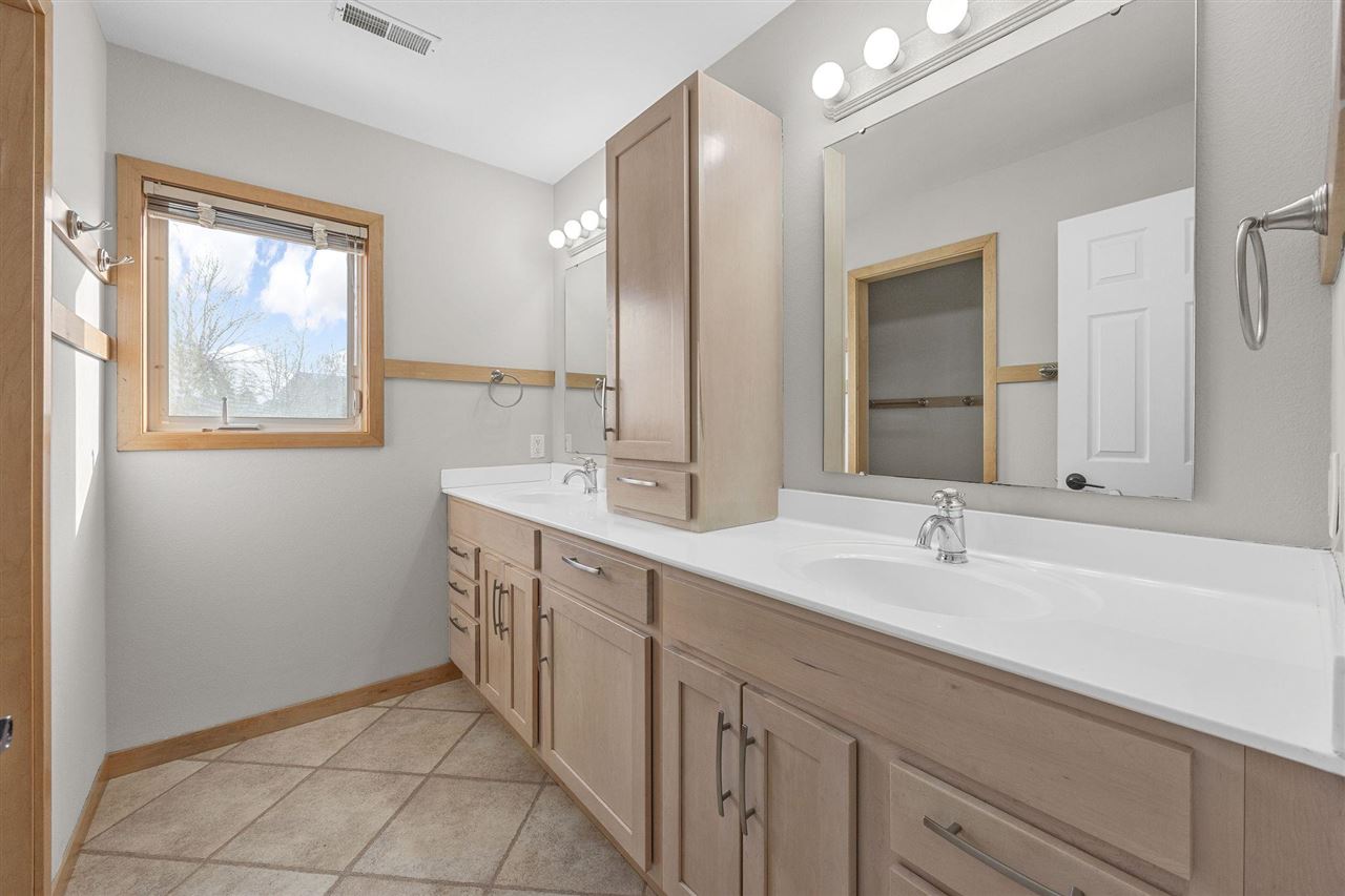 2265 Shropshire Circle Coralville IA 52241