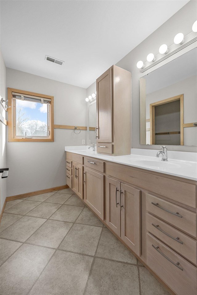 2265 Shropshire Circle Coralville IA 52241