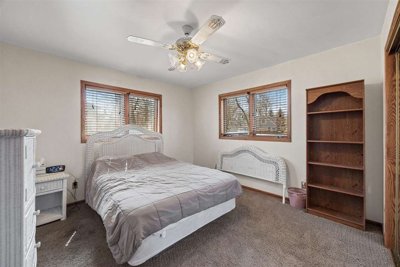 1514 Park Ridge Drive NW Swisher IA 52338