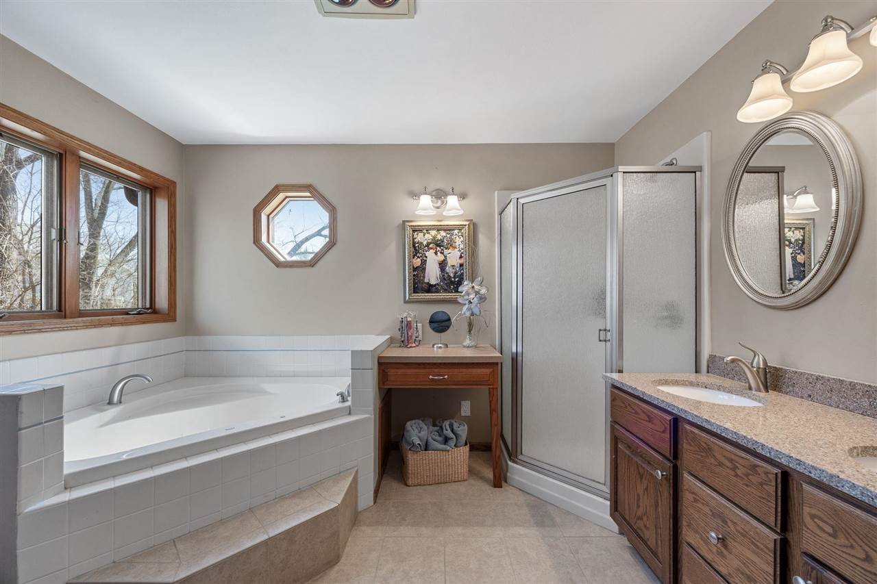 1514 Park Ridge Drive NW Swisher IA 52338