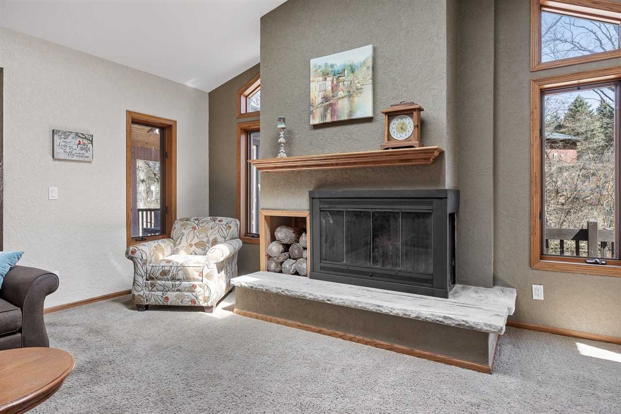 1514 Park Ridge Drive NW Swisher IA 52338