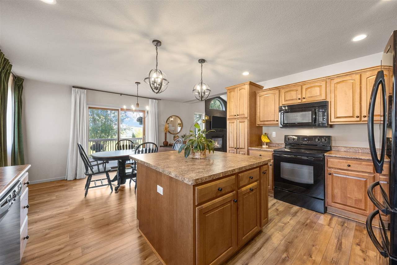 149 Country Club Court Anamosa IA 52205