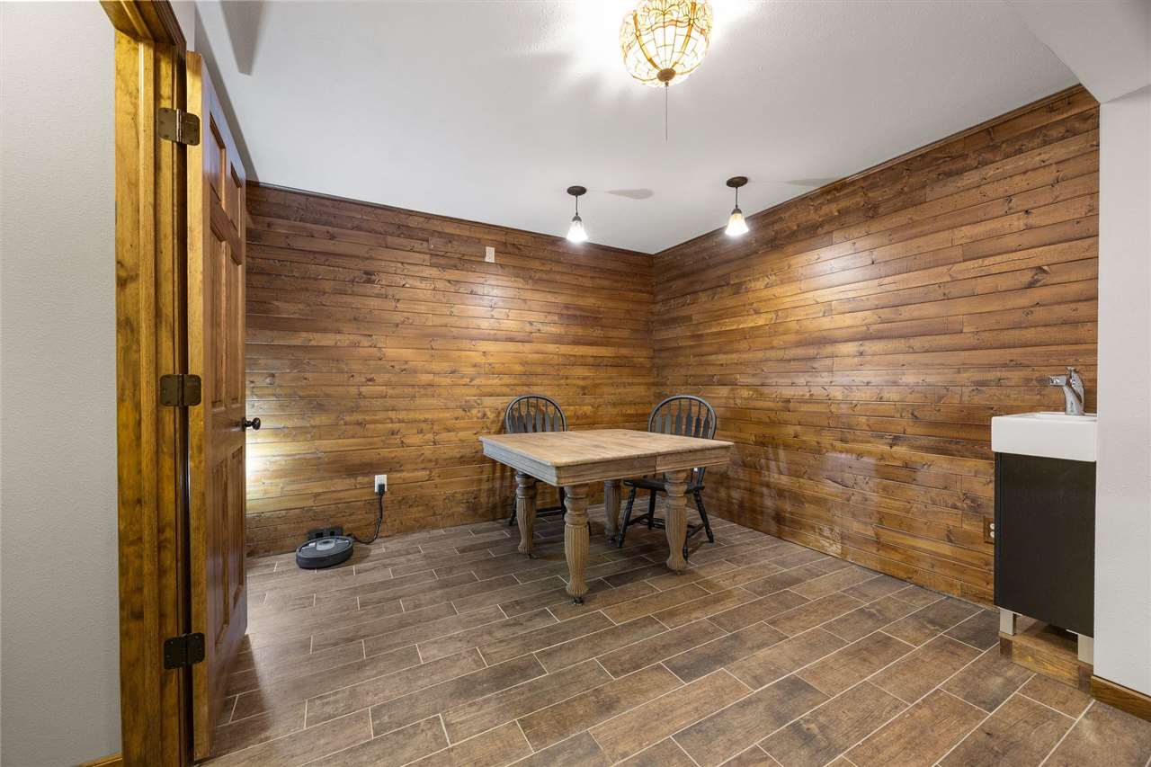 149 Country Club Court Anamosa IA 52205