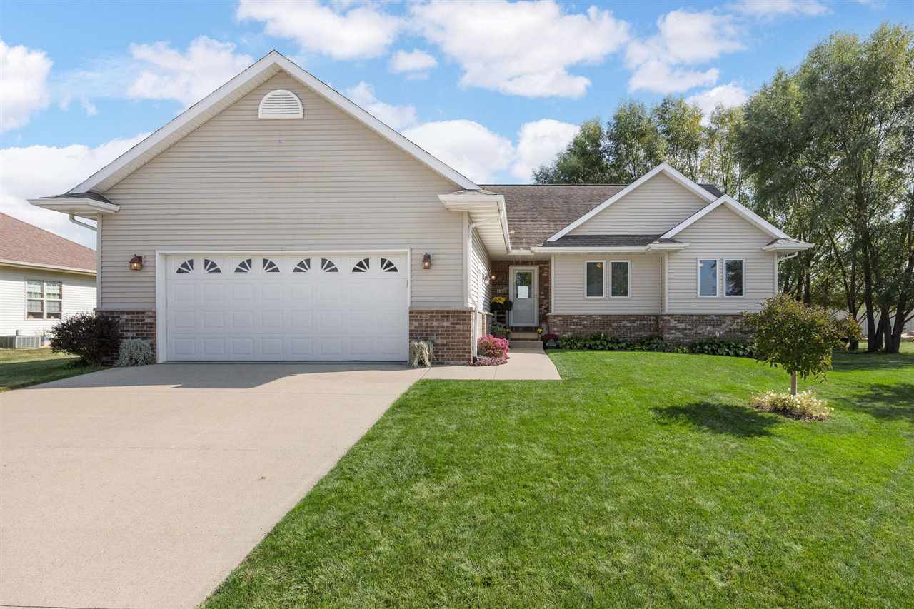 149 Country Club Court Anamosa IA 52205