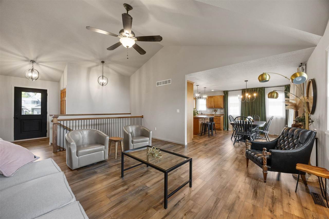 149 Country Club Court Anamosa IA 52205