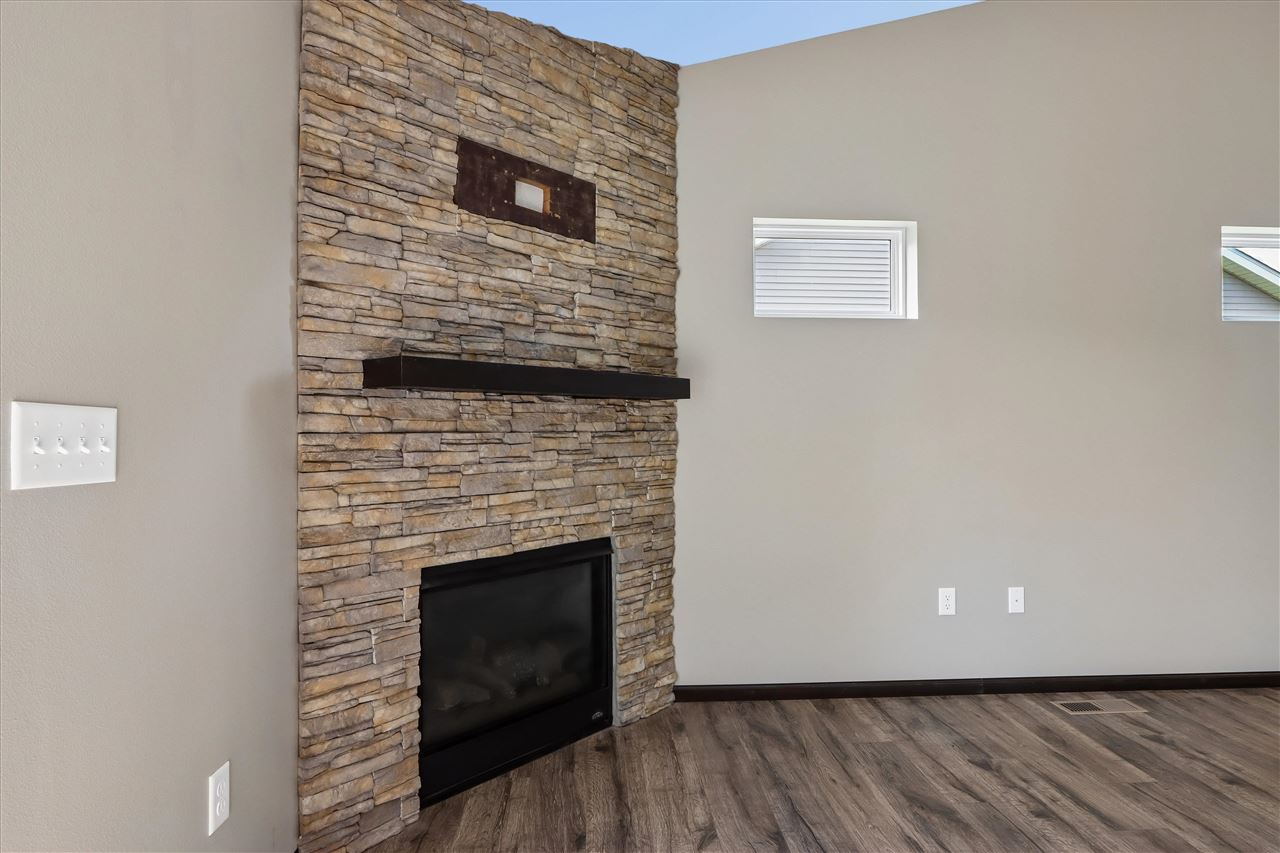 3000 Sunflower Street Ely IA 52227