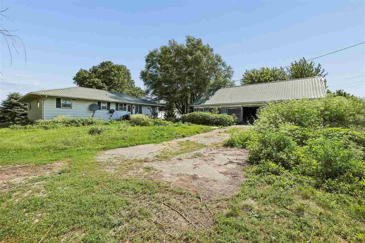 1742 520th Avenue Deep River IA 52222