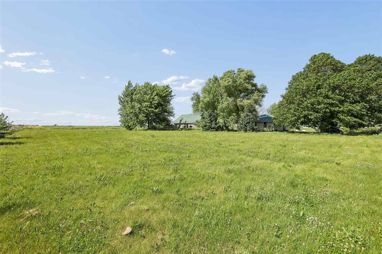 1742 520th Avenue Deep River IA 52222