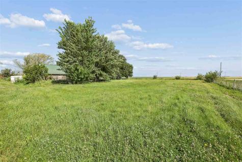 1742 520th Avenue Deep River IA 52222