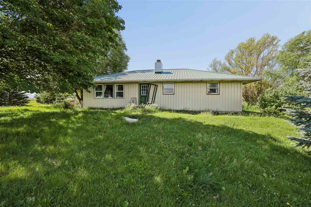 1742 520th Avenue Deep River IA 52222