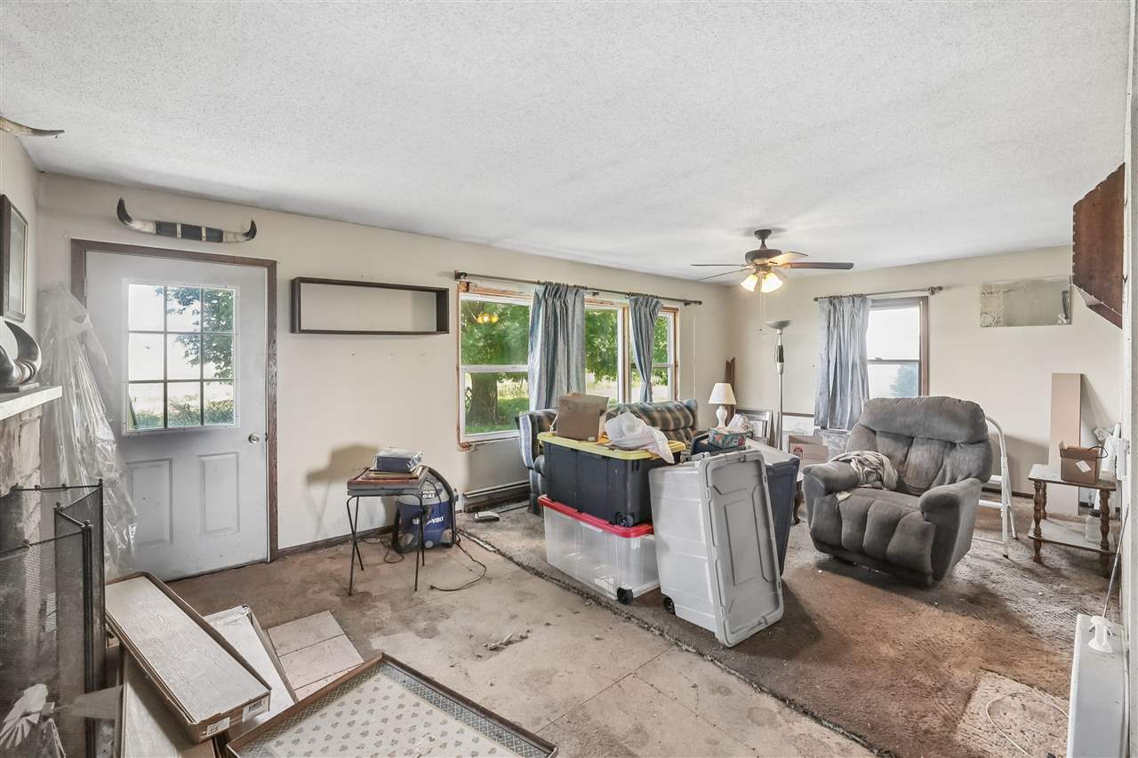 1742 520th Avenue Deep River IA 52222
