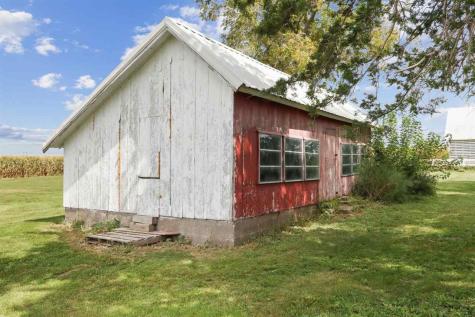 1679 160th Street West Liberty IA 52776