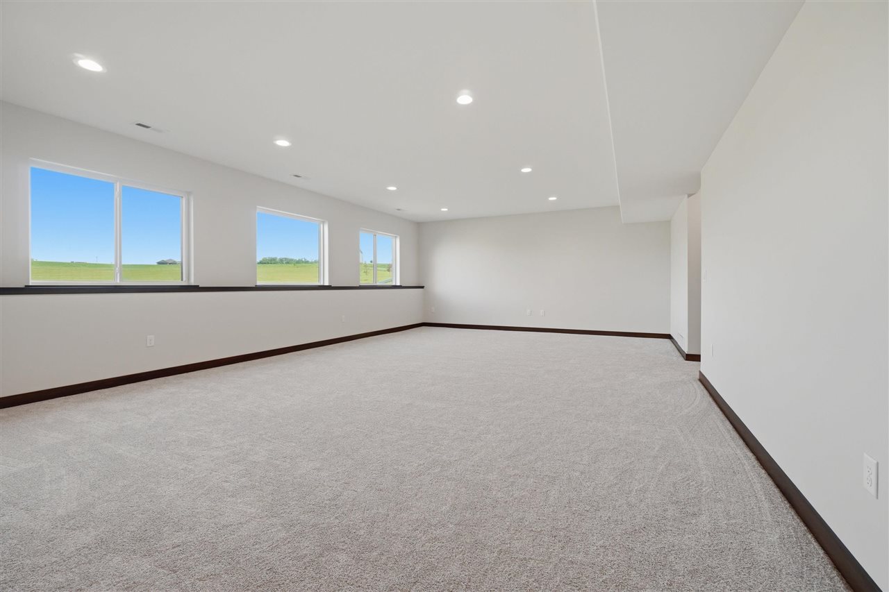 206 Westwood Circle Kalona IA 52247