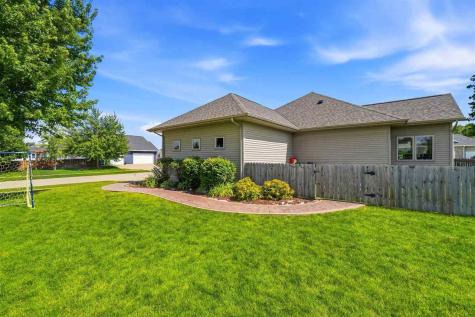 1740 Timber Wolf Drive North Liberty IA 52317