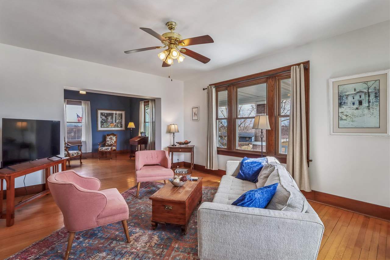527 SW Swisher View Drive Swisher IA 52338