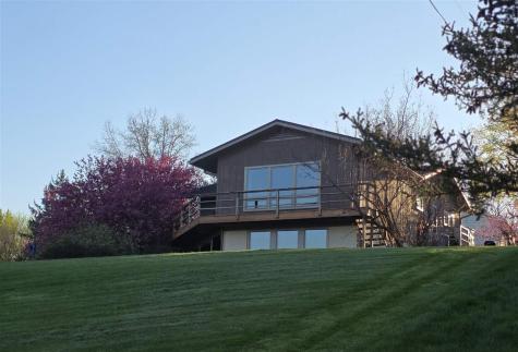 21 Fairview Knoll NE Iowa City IA 52240