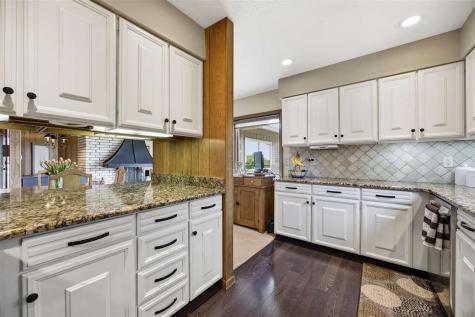21 Fairview Knoll NE Iowa City IA 52240