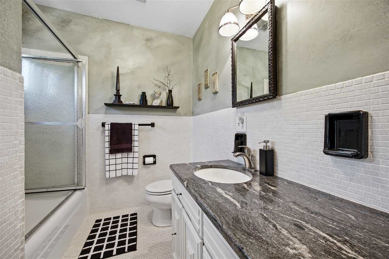 21 Fairview Knoll NE Iowa City IA 52240