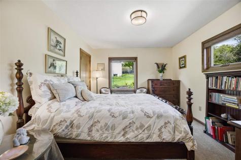 21 Fairview Knoll NE Iowa City IA 52240