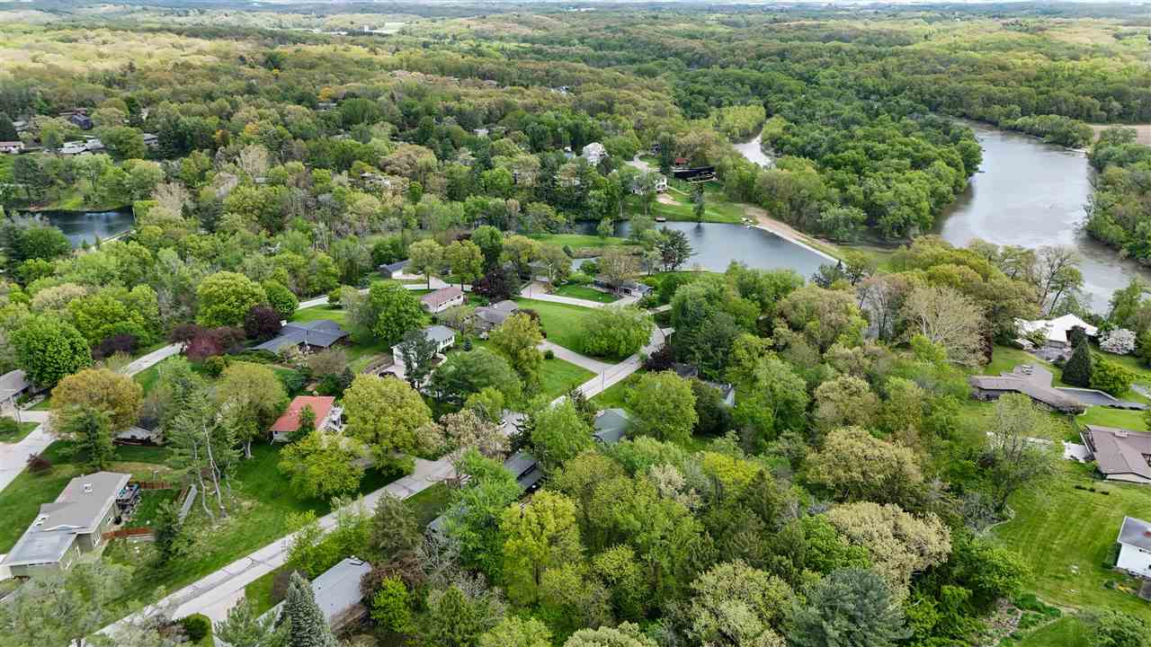 21 Fairview Knoll NE Iowa City IA 52240