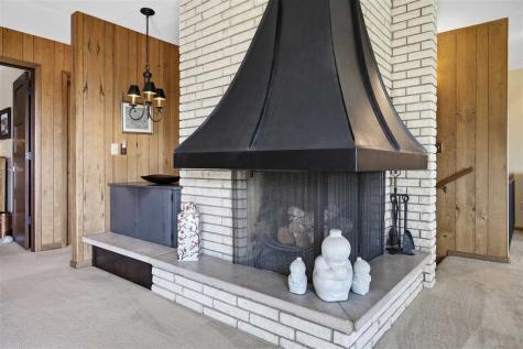 21 Fairview Knoll NE Iowa City IA 52240