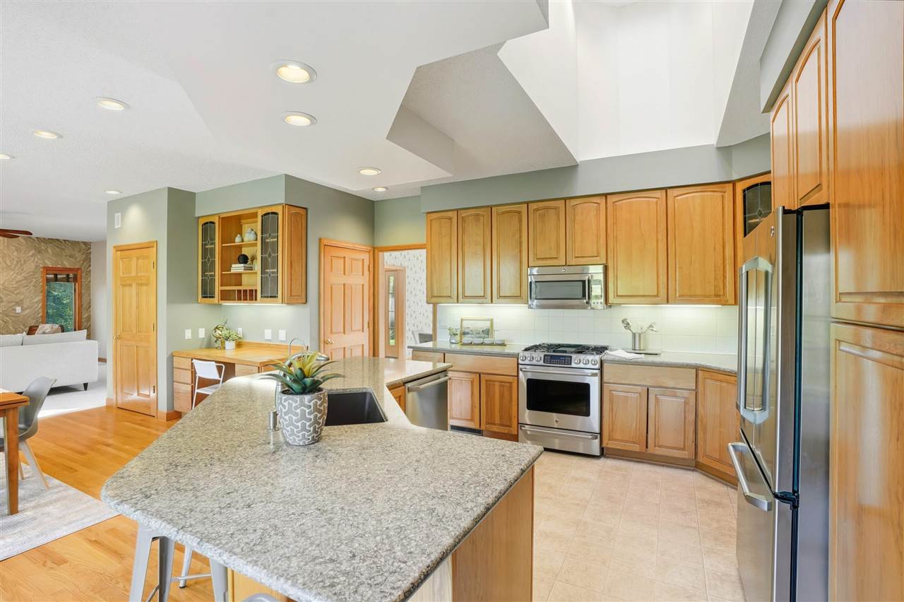 4672 Fox Lane NE Iowa City IA 52240