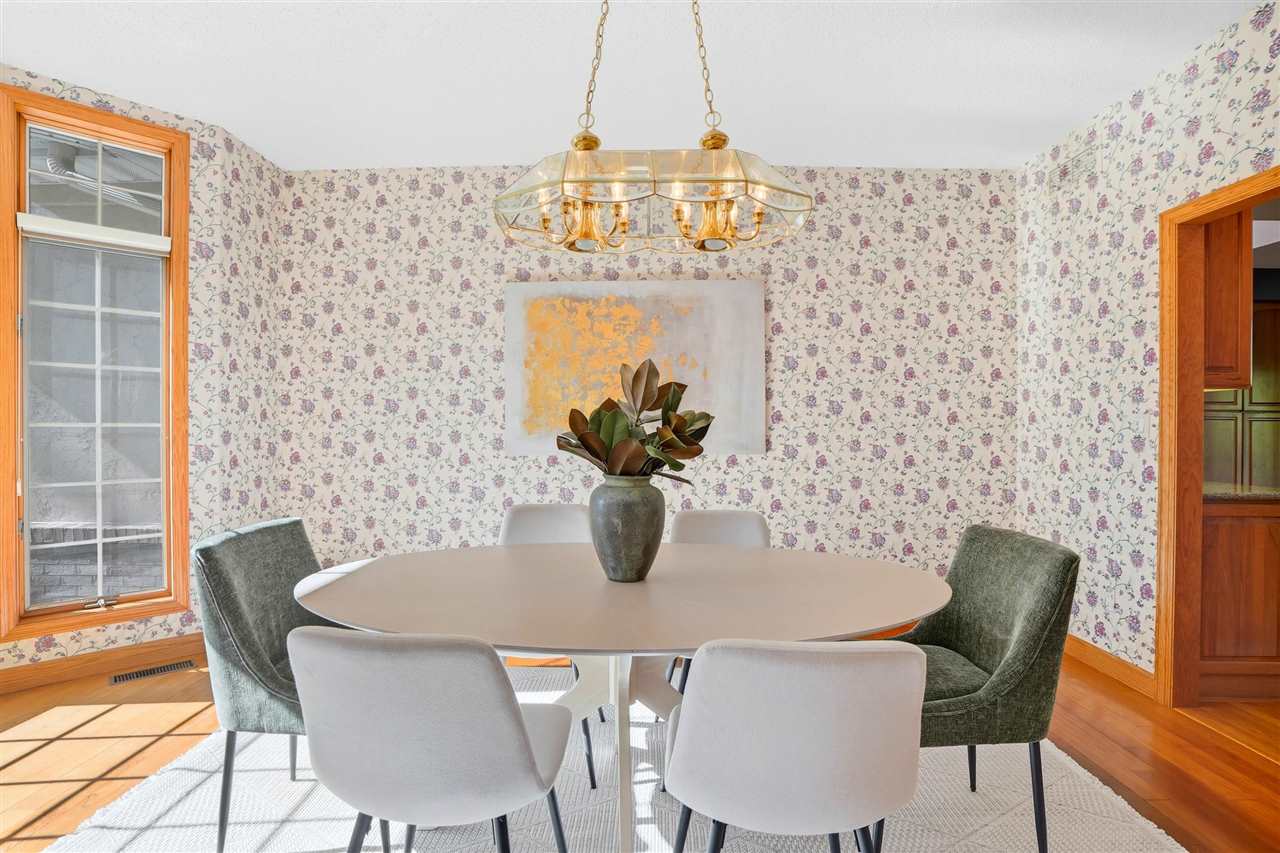 4672 Fox Lane NE Iowa City IA 52240