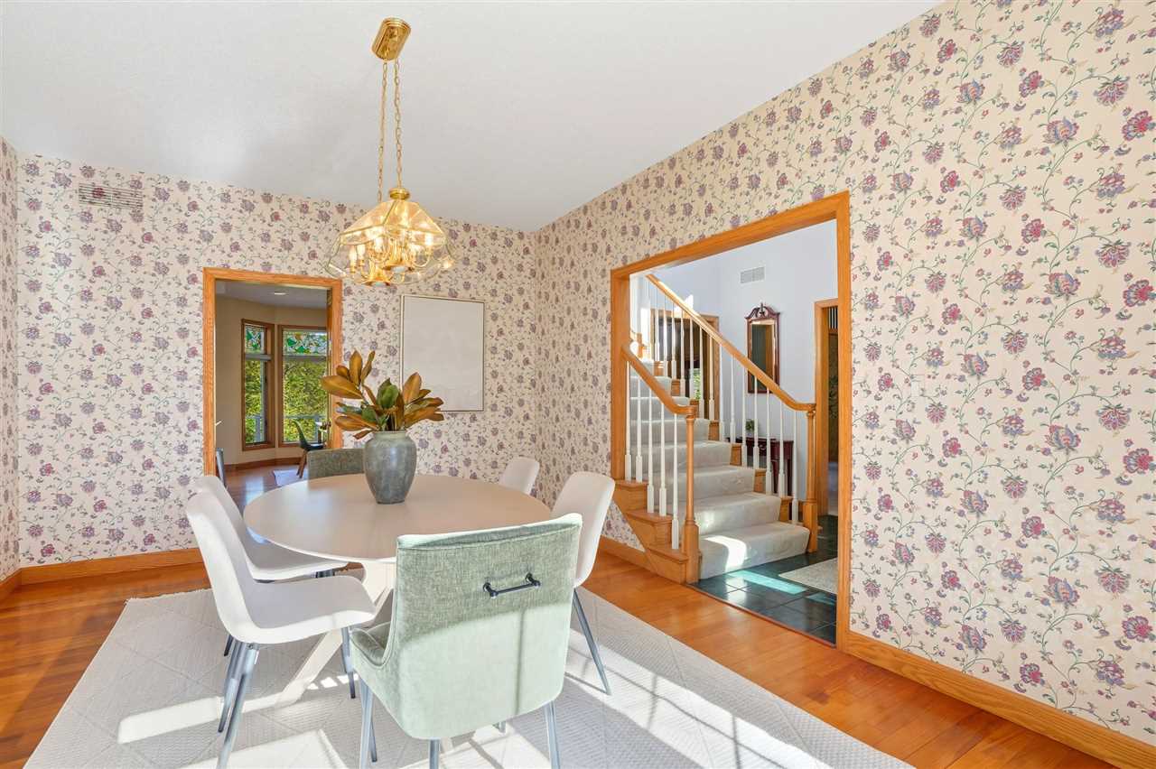 4672 Fox Lane NE Iowa City IA 52240