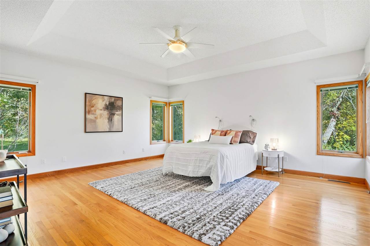 4672 Fox Lane NE Iowa City IA 52240