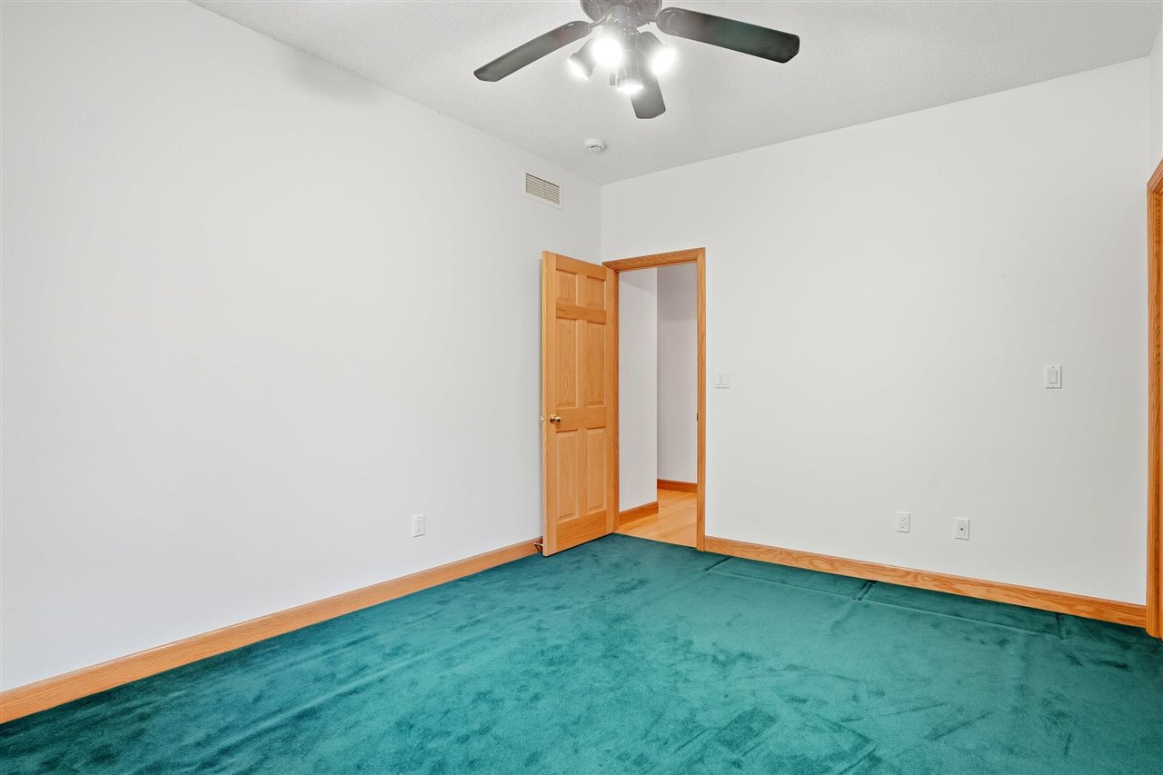 4672 Fox Lane NE Iowa City IA 52240