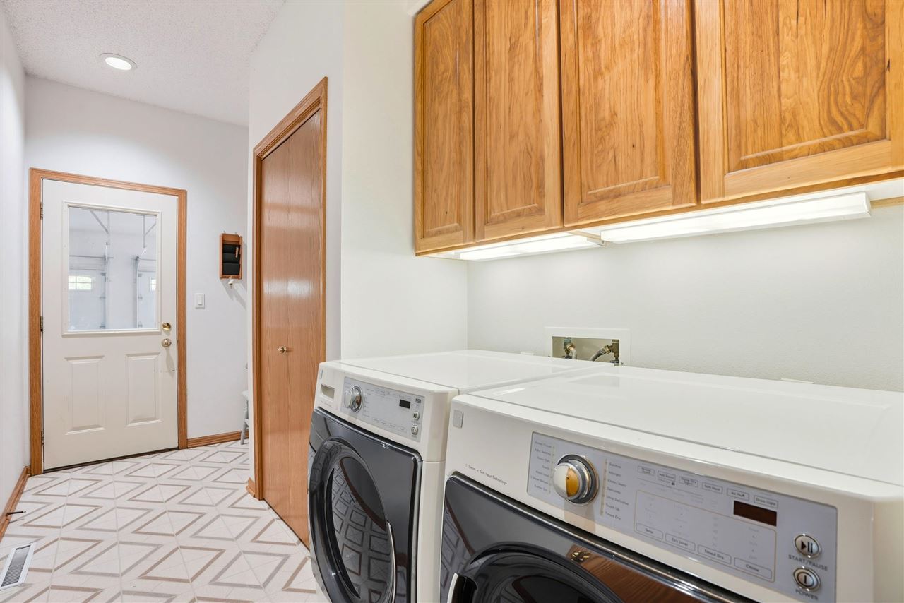 4672 Fox Lane NE Iowa City IA 52240