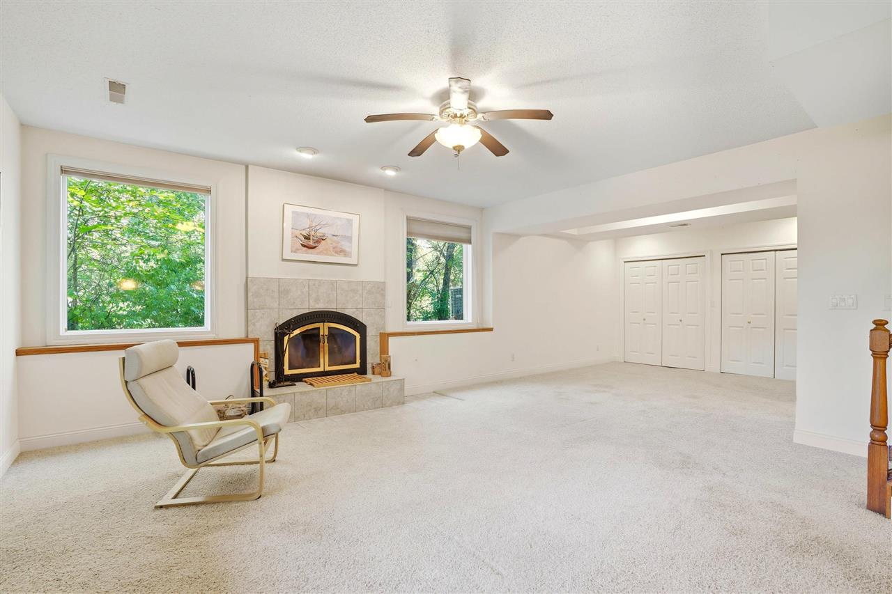 4672 Fox Lane NE Iowa City IA 52240