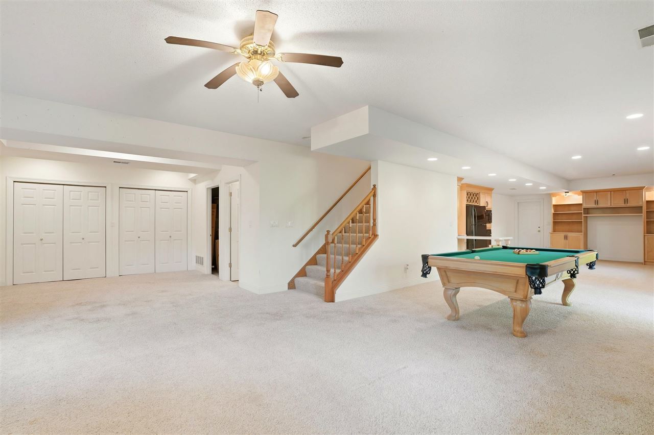 4672 Fox Lane NE Iowa City IA 52240