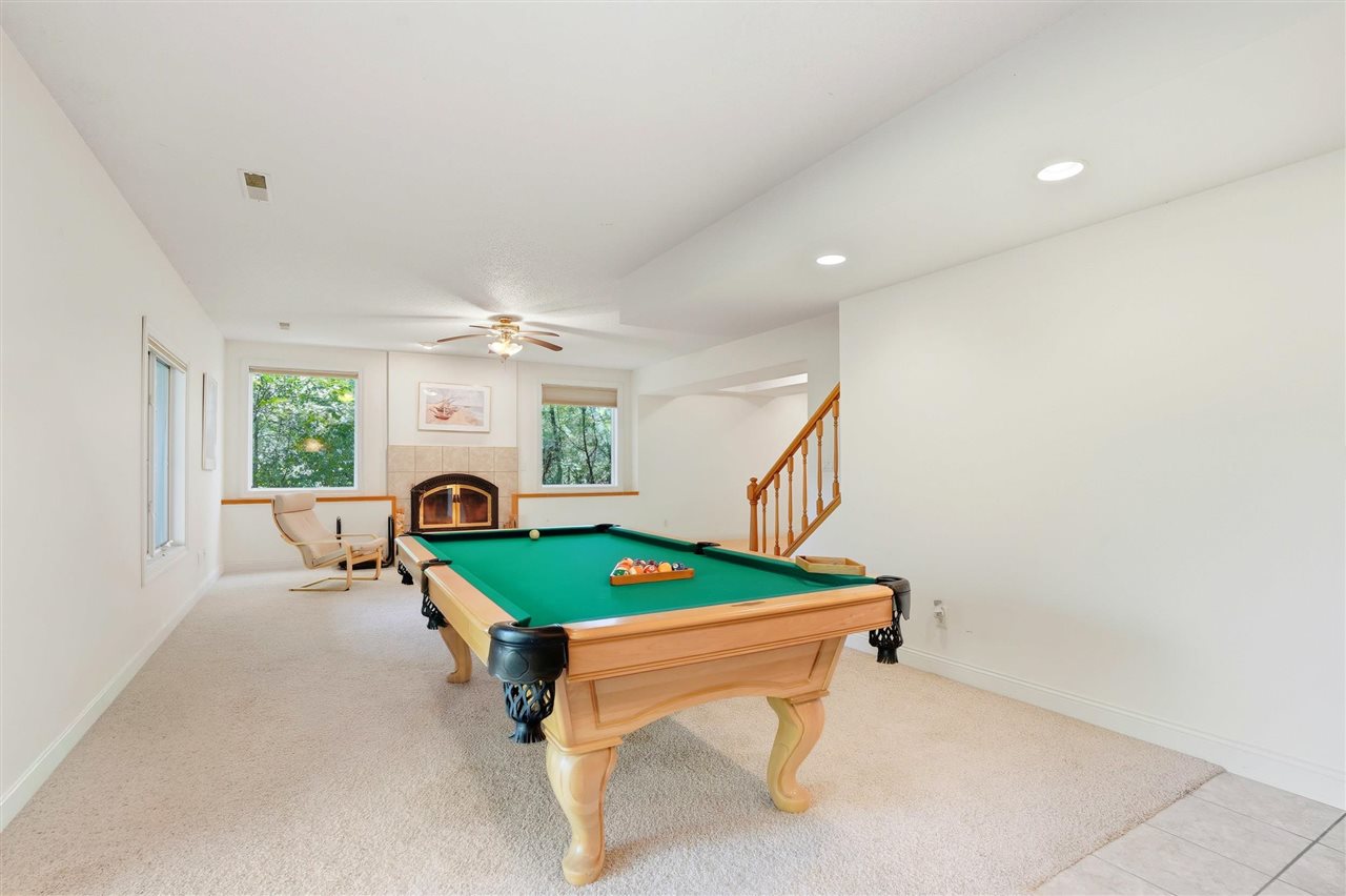 4672 Fox Lane NE Iowa City IA 52240