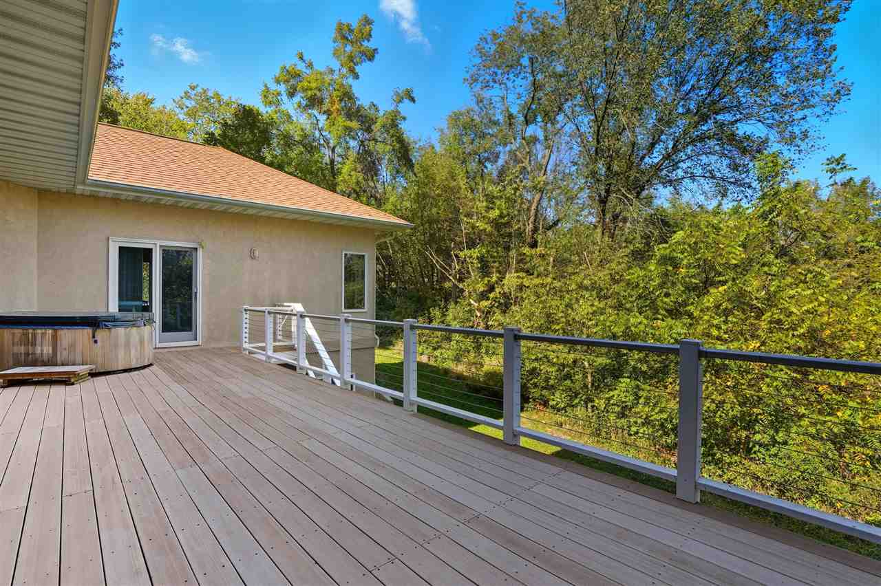 4672 Fox Lane NE Iowa City IA 52240