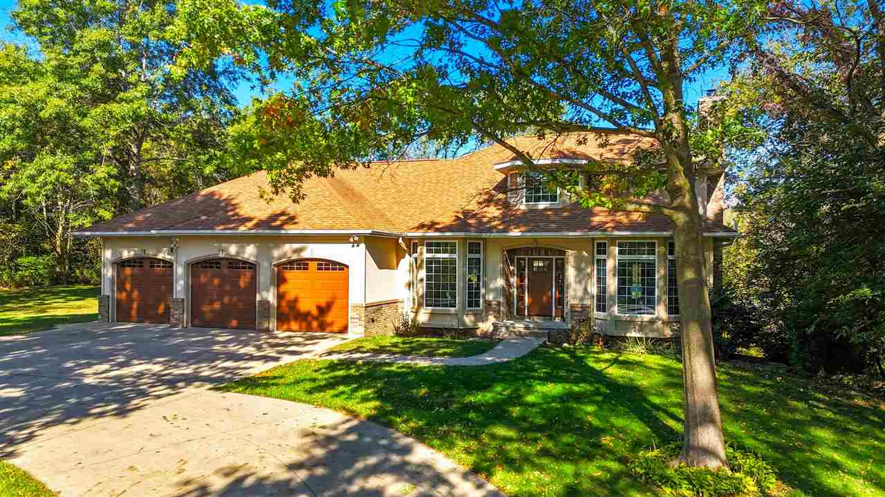 4672 Fox Lane NE Iowa City IA 52240