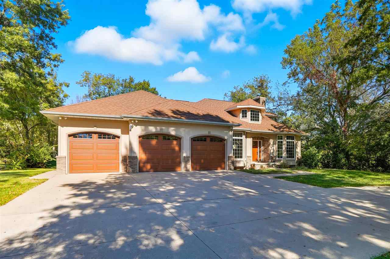 4672 Fox Lane NE Iowa City IA 52240