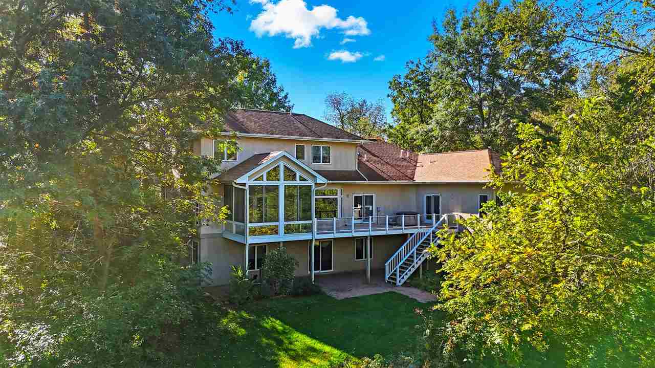 4672 Fox Lane NE Iowa City IA 52240