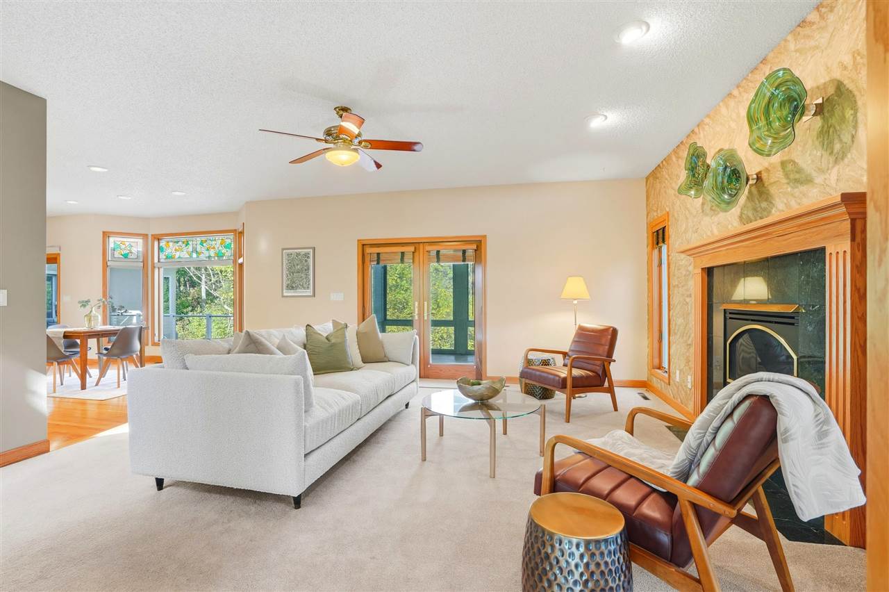 4672 Fox Lane NE Iowa City IA 52240