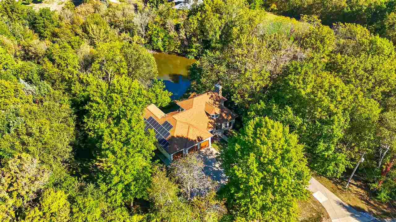 4672 Fox Lane NE Iowa City IA 52240