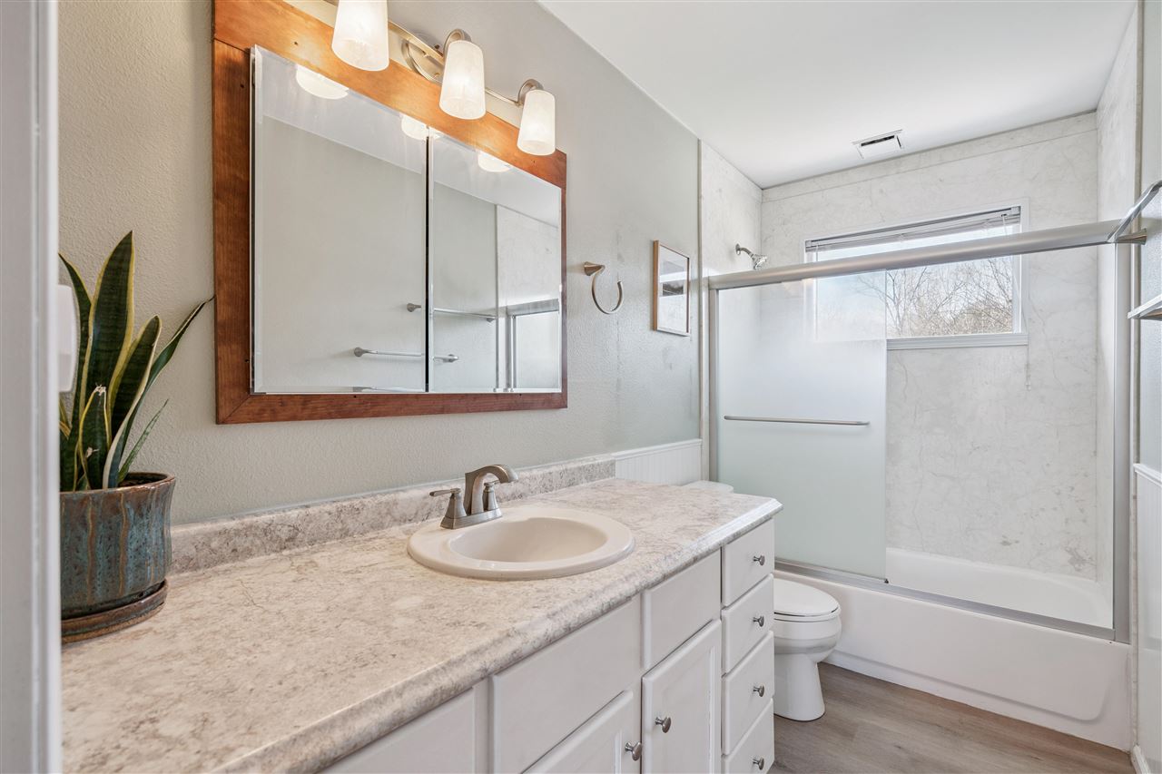 1525 N Avenue NW Cedar Rapids IA 52405