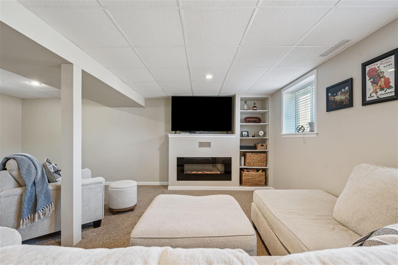 1525 N Avenue NW Cedar Rapids IA 52405