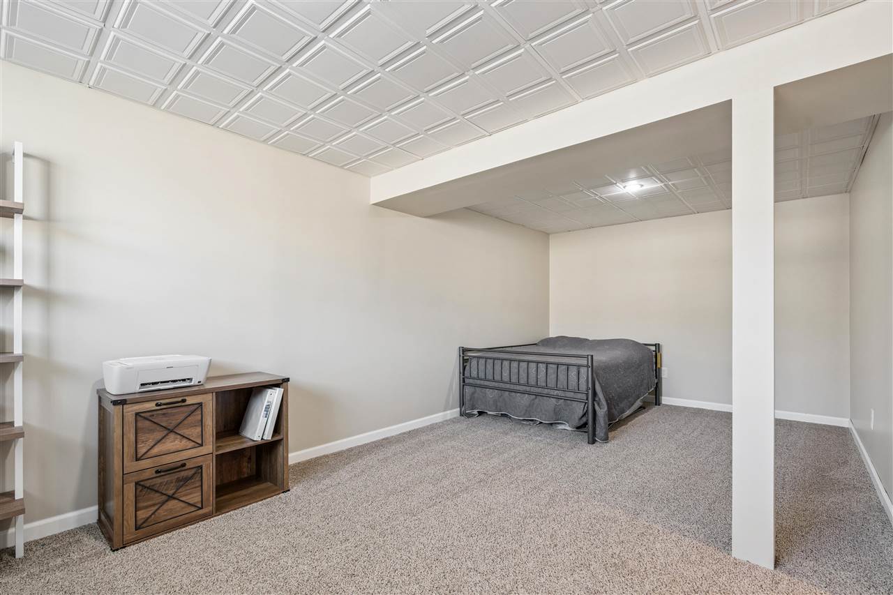 1525 N Avenue NW Cedar Rapids IA 52405