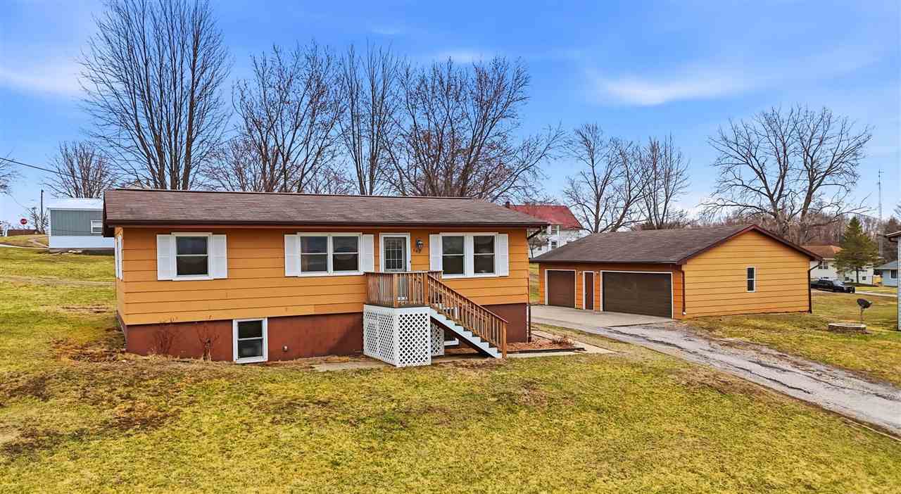 303 S Highland Street North English IA 52316
