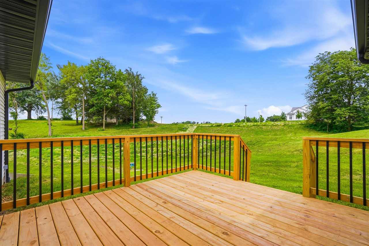 1997 Alex Way SW Oxford IA 52322