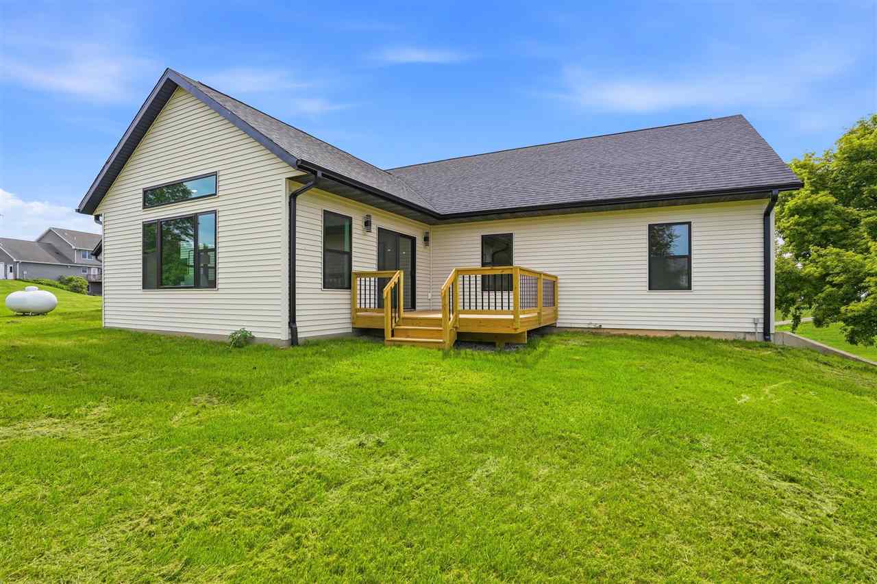 1997 Alex Way SW Oxford IA 52322