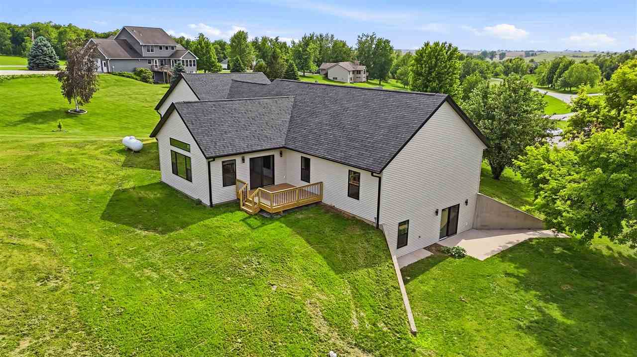1997 Alex Way SW Oxford IA 52322
